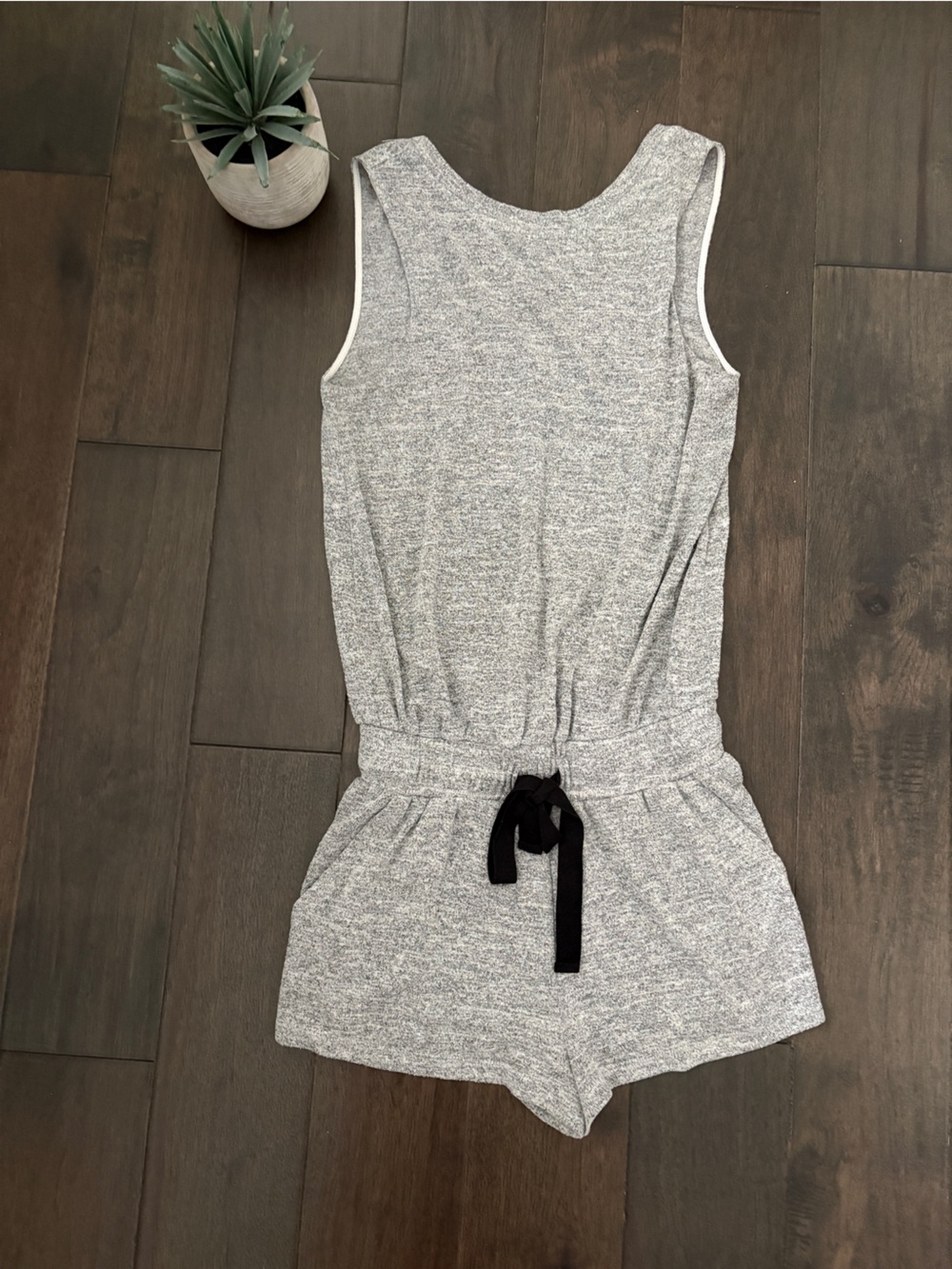 Wilfred | Gray Sleeveless Romper with Black Tie
